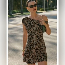 NWT Size 8 - Reformation Kristine Dress