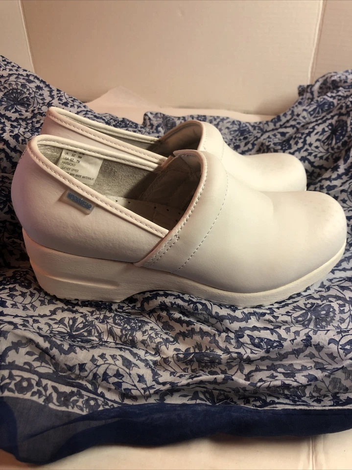 Bonitos zuecos médicos de enfermería Cherokee Workwear para mujer blancos talla 7 Foto 2 de 4