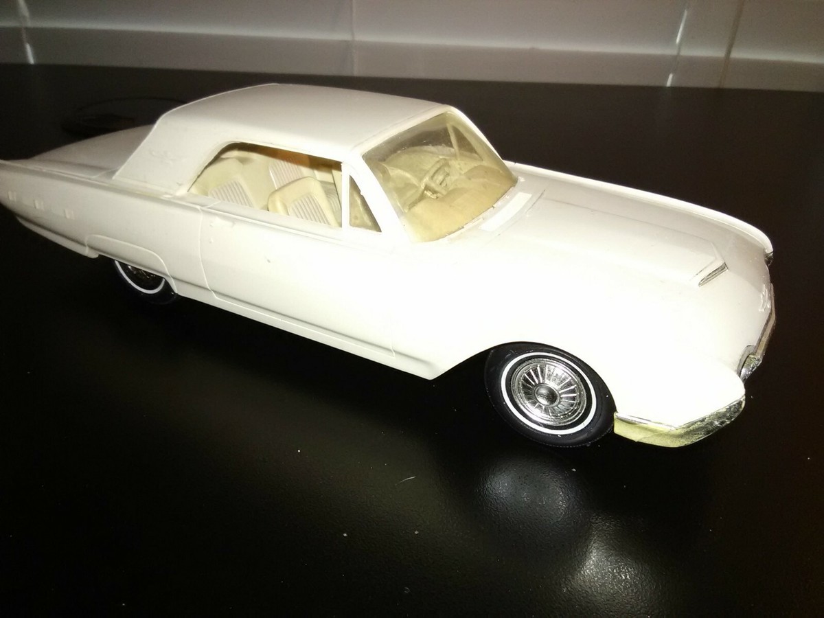 ミニカー ダイキャスト 1962 ford thunderbird sports 1962 FORD THUNDERBIRD SPORT ROADSTER 1/25 SCALE DIECAST BY