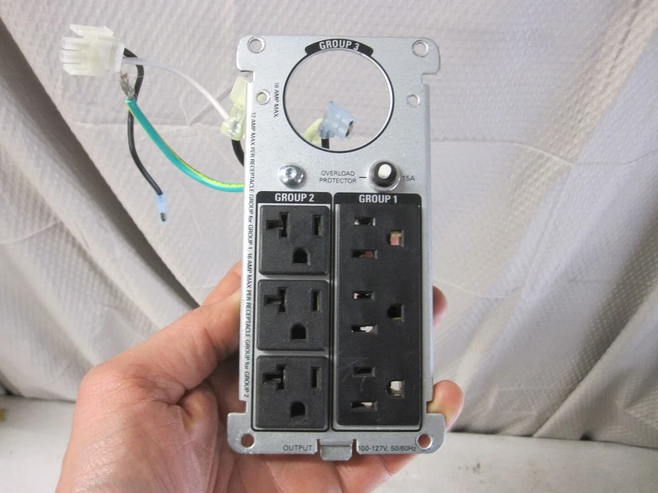 Placa traseira APC Smart-UPS X SMX2000RMLV2UNC - Funciona muito bem - Imagem 2 de 4