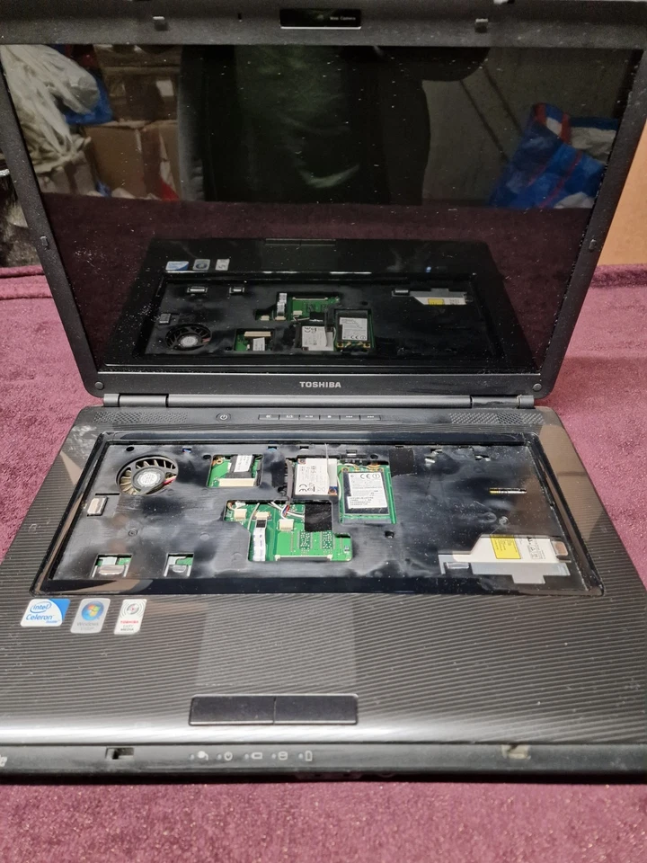 Toshiba Satellite L300-29X Laptop Faulty For Parts Missing Parts Read Descriptio - Image 2 of 4