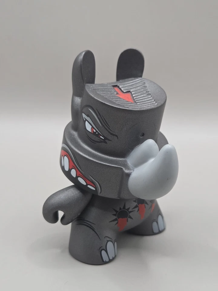 Kidrobot Fatcap Serie 3 D. Ross Escriba Rinoceronte Gris 2.5" Graffiti Arte Juguete Gorra Grasa Foto 3 de 4