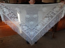 Vintage 1980s White Lace Triangular Fringe Shawl Wrap 10 Inch Fringe