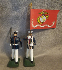 W. BRITAIN Marines 48511 USMC Std. Bearer USMC Flag 48510 Summer Dress Lot of 2