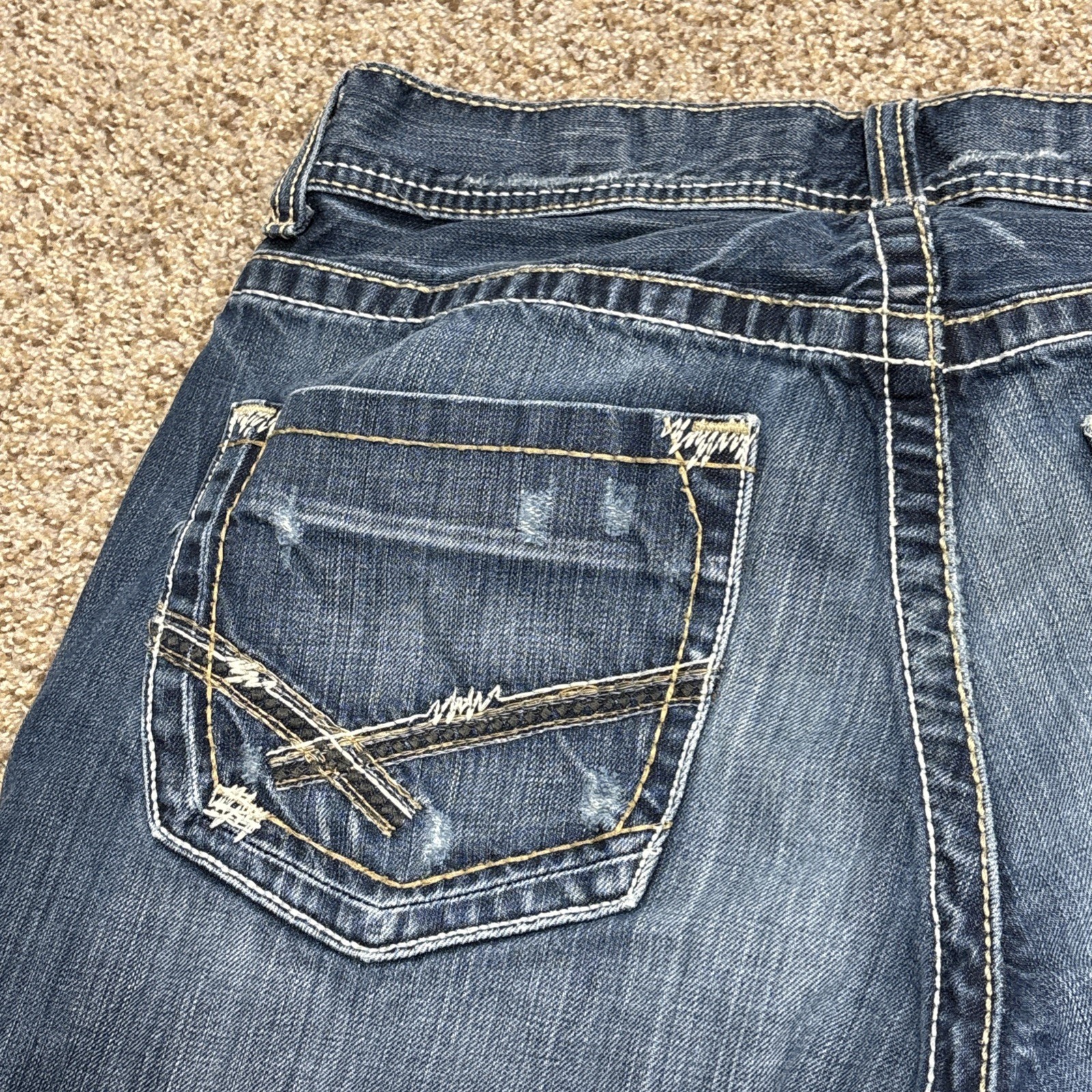 BKE Buckle Jeans Men 33 X 31 Justin Bootcut Classic Relaxed Denim Distressed - View 17