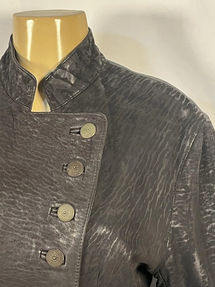 Chaqueta de Cuero Sardar London Mujer Pequeña Negra Doble Pecho Militar Inglaterra Foto 2 de 4