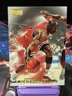 Michael Jordan 1998-99 SkyBox Premium #23 Bulls HOF NBA Basketball Card