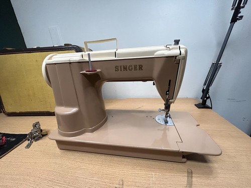 Singer 301A Nähmaschine mit Trapezkoffer und Zubehör gewartet - Bild 13 von 24