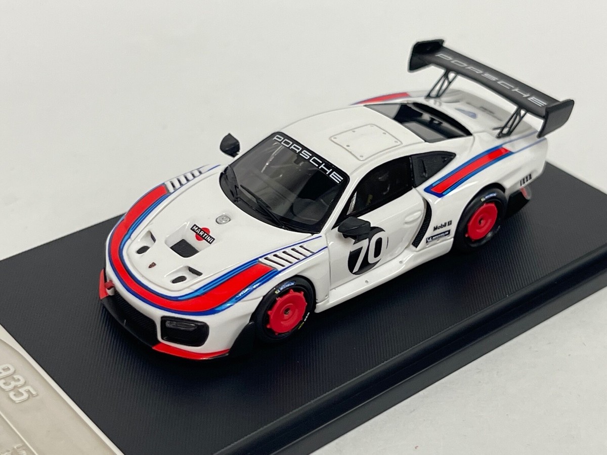 1/64 Stance Hunter High Rev Porsche 935 Martini Car #70 Lim. 499