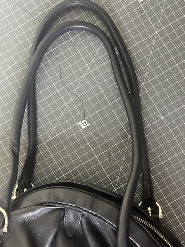 Salvatore Ferragamo Half-Moon Black Leather Bag - Picture 21 of 24