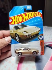 2026 Hot Wheels 1983 Porsche 928S  Muscle Man...