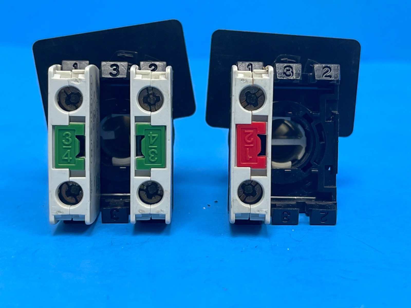 Baco 22 mm 3 Positions momentary contact & 2 positions Maintained  [Lot of 2]