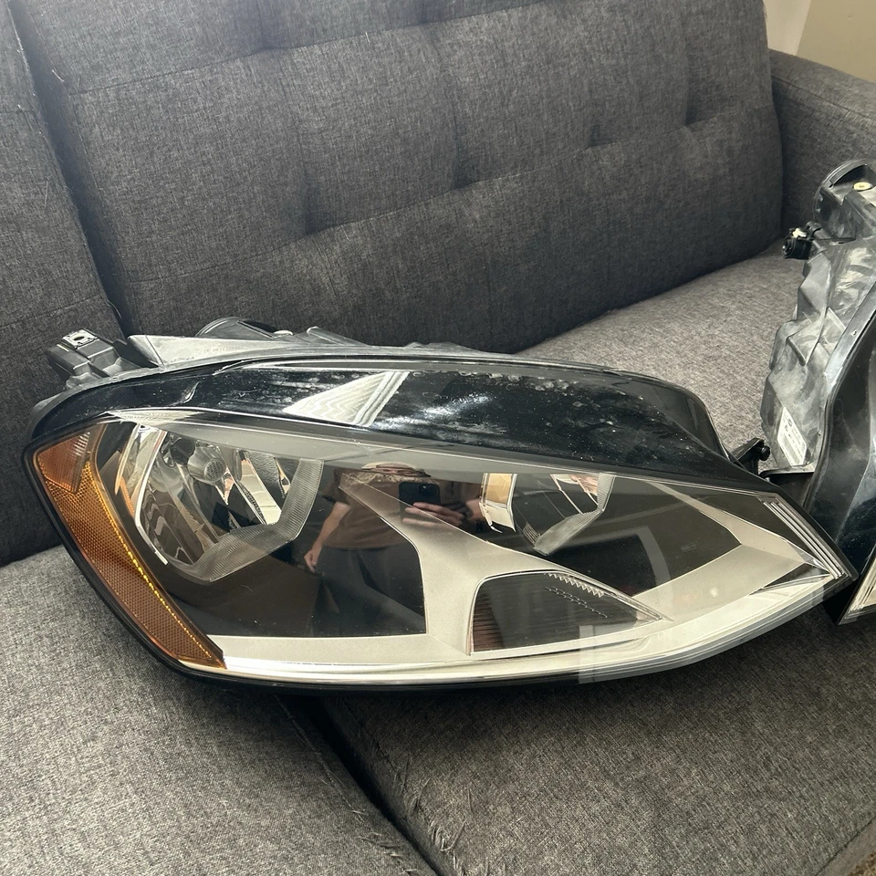 Volkswagen Golf Headlight Assembly 2015-2017 5GM941006C Pair Left/Right Foto 3 de 4