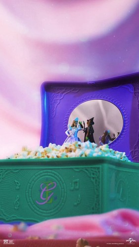 Wicked For Good Regal Exclusive Popcorn Music Box! In Hand! New! - Picture 2 of 3