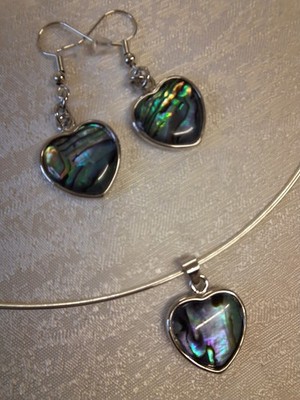 Schönes herzförmiges Abalone Set aus Halskette und Ohrringen 