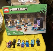 LEGO Set Minecraft: The Armory (21252) & Lot Of 7 Mini figures