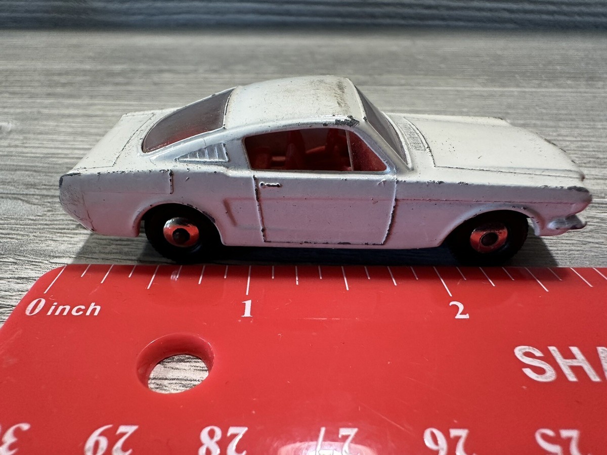 Paire de voitures Lesney Matchbox série n° 8 blanches