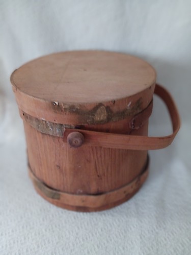 PRIMITIVE VINTAGE/ANTIQUE WOODEN FIRKIN w/LID, 9"diam - Picture 4 of 10