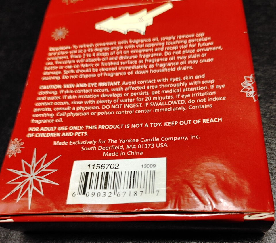 YANKEE CANDLE Christmas Tree Balsam & Cedar Oil Fragranced Porcelain