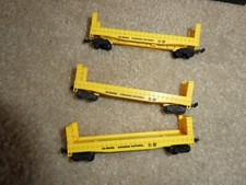 Lot of 3 Vintage 1970s N Scale Aurora Canadian National Bulkhead Flat Cars