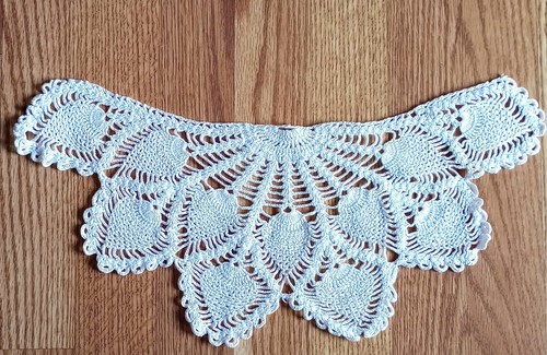 Doilies Vintage Mixed Lot 12 Neutral Colors Various Shapes Sizes Decor Crafts - Picture 11 of 14