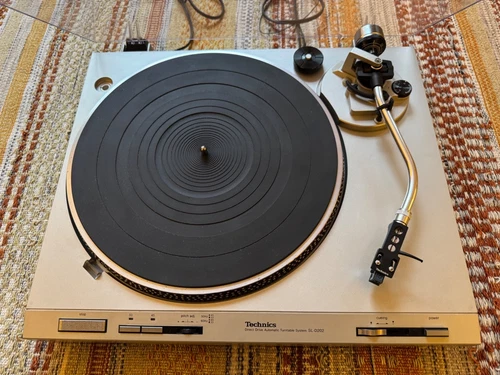 Technics SL D202 Vintage Direct Drive Turntable