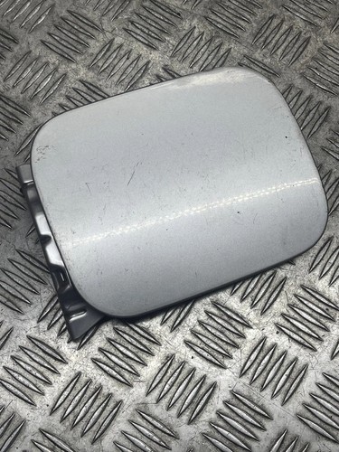 AUDI A4 8D2, B5 Kraftstofftankdeckel 8D5809905 1.90 Diesel 66kw 1998 28243633