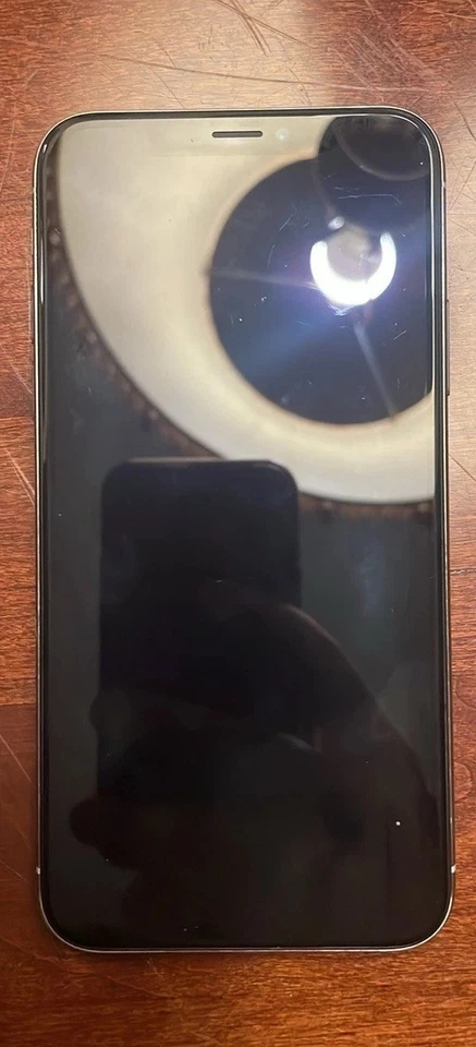 DESBLOQUEADO Apple iPhone X 64GB Plateado, Cristal Trasero agrietado Foto 2 de 3