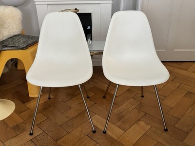 2 x Vitra Eames Plastic Side Chair DSX Weiß
