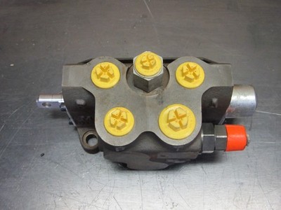 KOMATSU HYDRAULIC CONTROL VALVE 844200150 PC05 PC07 PC10 PC12R PC15R PC20 PC30