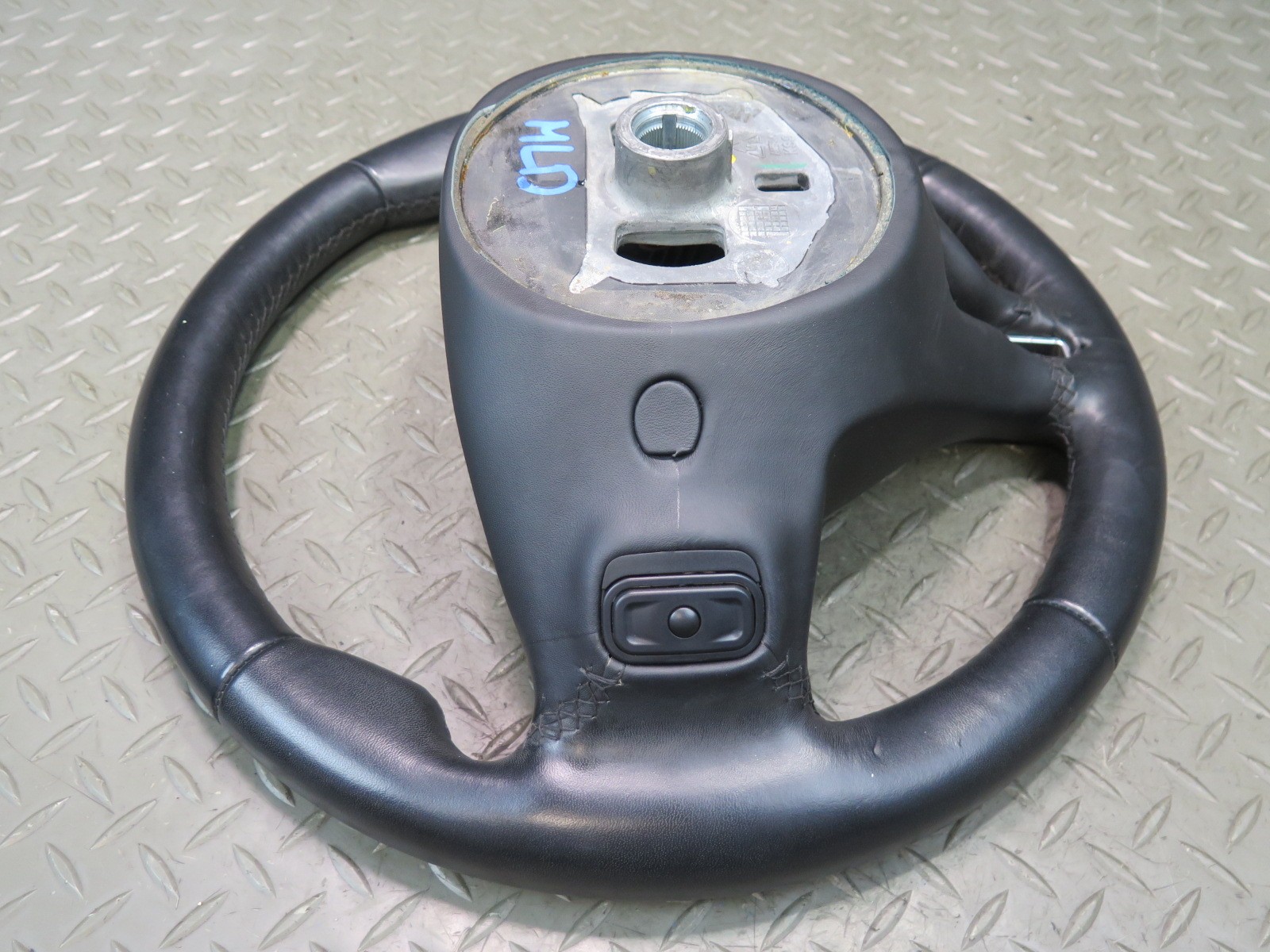 2017-2020 MASERATI LEVANTE M161 LEATHER STEERING BLACK W CONTROLS & SHIFTERS