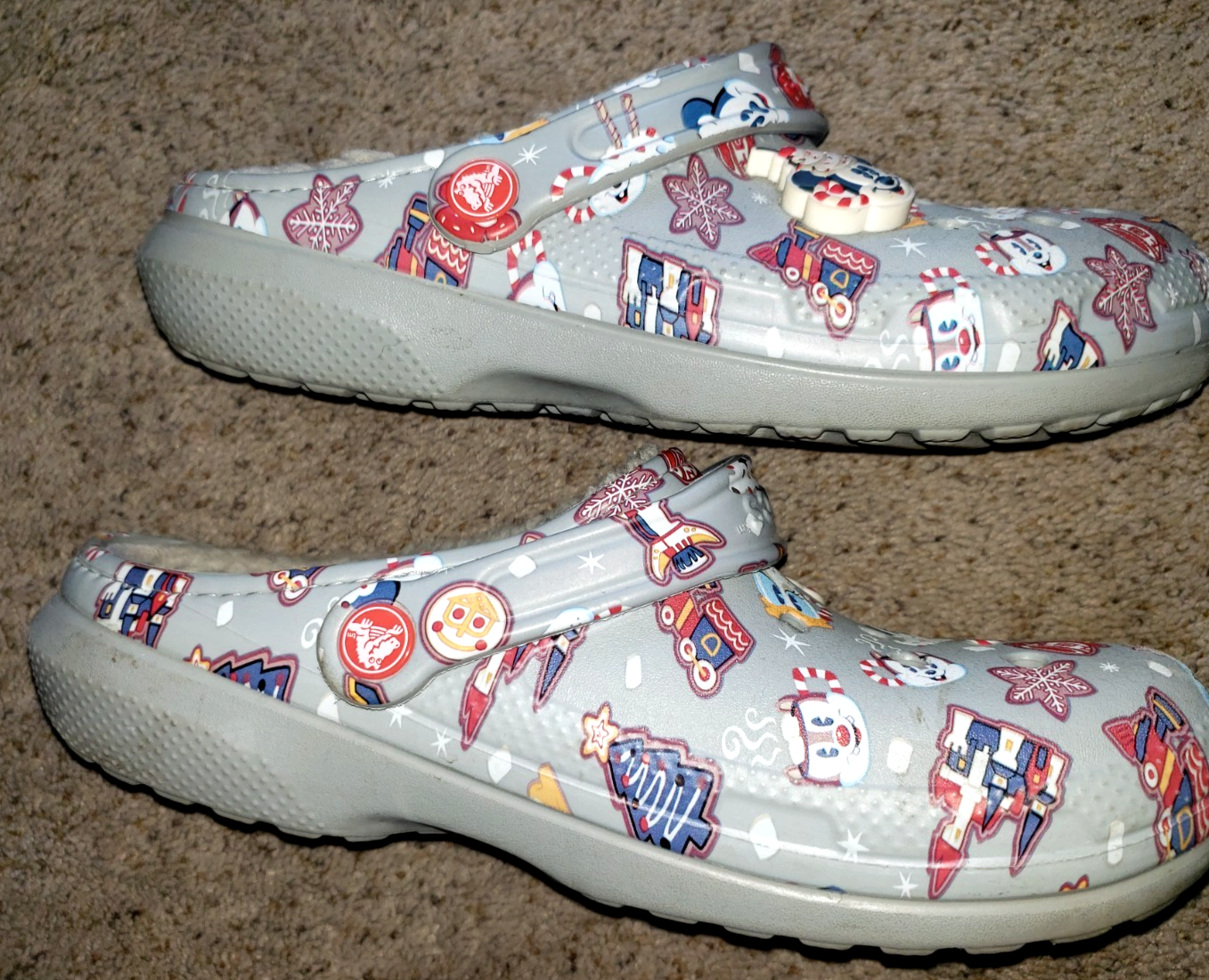 Disney Crocs Mickey and Treats slip-on shoes for women size 9 men 7 with 2 pins