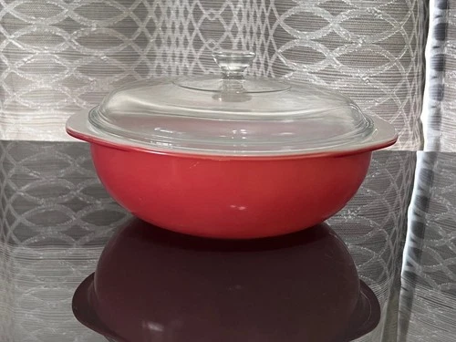 PYREX OVENWARE FLAMINGO PINK CASSEROLE MIXING BOWL 024 - 2 QT. W/ LID USA