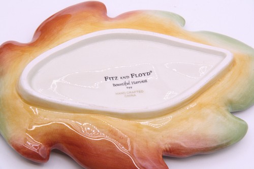 Fitz and Floyd "Bountiful Harvest" Pumpkin Salt and Pepper w/ Leaf Tray 3-piece - Picture 14 of 14