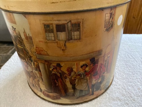 Arnotts Biscuit Tin English Coaching Inn 1.3Kg Used Round 220mm x 175mm (H) - Picture 4 of 8