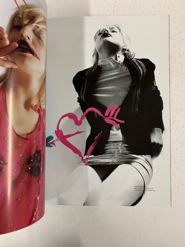 CLEAR MAGAZINE VOLUME II ISSUE 3-BLACK MAGIC-FASHION & ARCHITECTURE - Picture 4 of 7