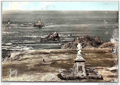 29 POINTE DU RAZ - Unsere Liebe Frau vom Schiffbruch -- Blick auf die Brustinsel