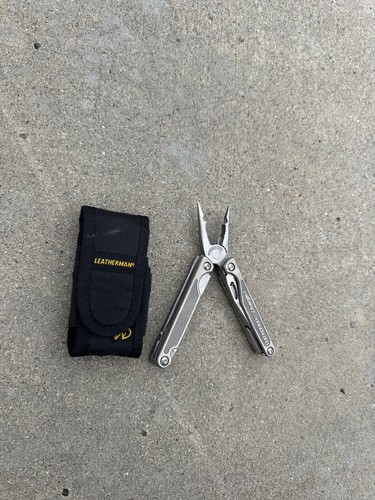 Leatherman ChargeMulti Tool S30V Klinge mit Scheide