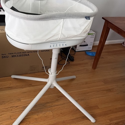 HALO BassiNest Connected Swivel Sleeper 3.0 Bassinet w/ Stand, White/Gray