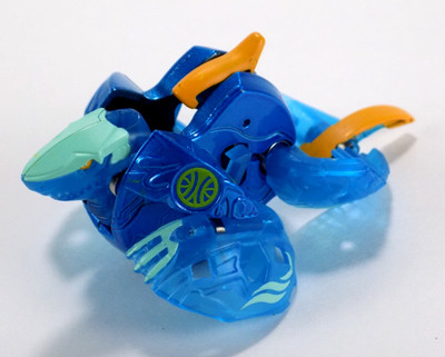 Bakugan Evolutions Platinum Series True Metal Blue Aquos Sharktar Figure