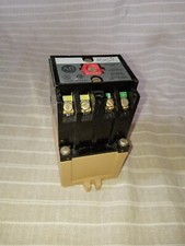 Allen Bradley Bulletin 700 700-P400A1 Control Relay Type P Ser B 115-120V