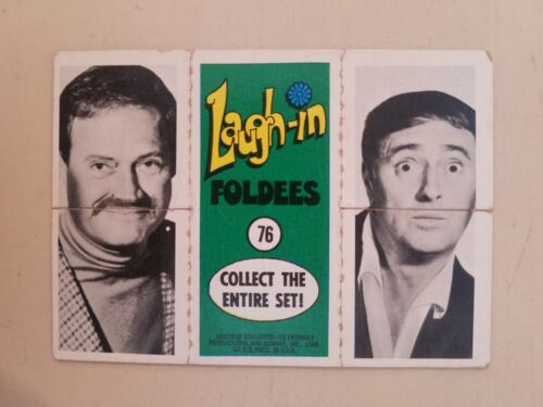 Tarjeta coleccionable vintage 1968 Topps Rowan and Martin Laugh In #76 triple foldee genial - Imagen 1 de 2
