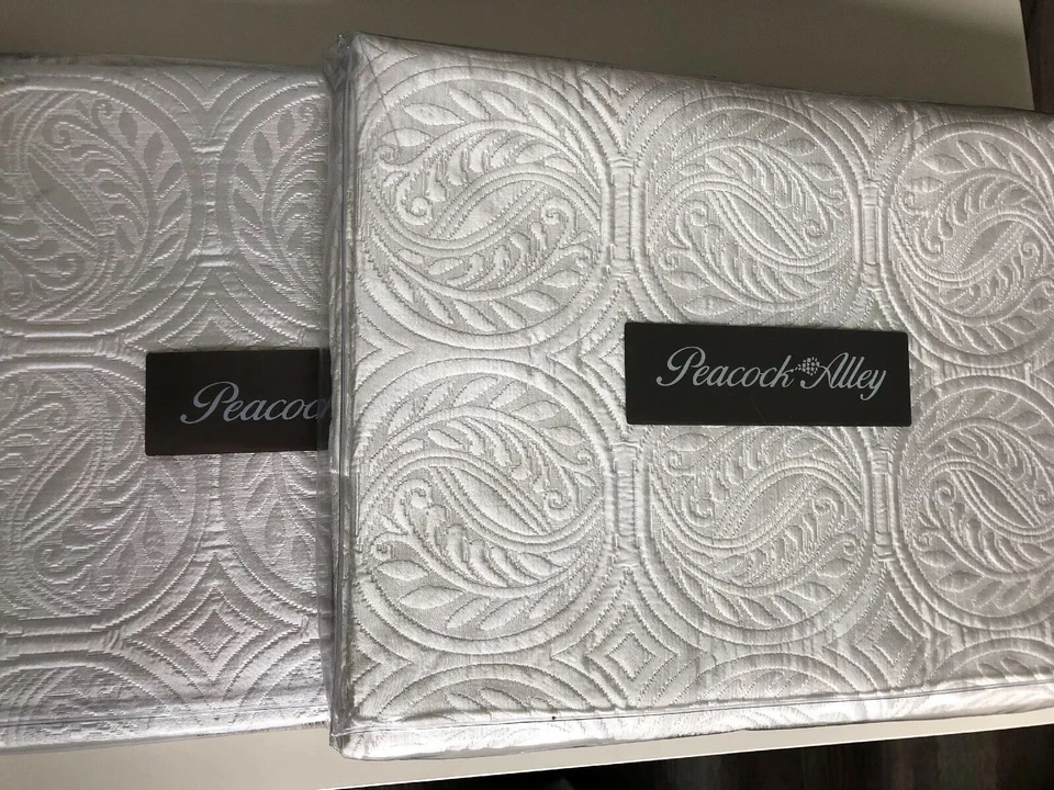 Peacock Alley EURO SHAMS TWO VIENNA SILK Cotton White 26x26 Pristine Made in USA - Image 2 of 4