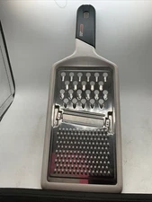 Wire World - Flat Grater - Sturdy w/ Rubber Ends Non-Slip - Gray - 12.75”