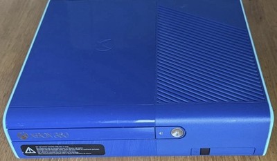 Refurn'd Microsoft Xbox 360 Limited Edition Slim 'E' Blau/Teal Nur Konsole