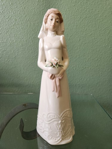 NADAL Valencia SPAIN Handcrafted 10" Porcelain Brunette BRIDE Holding Bouquet - Picture 2 of 9