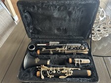 Roy Benson Clarinet CB-317 with case