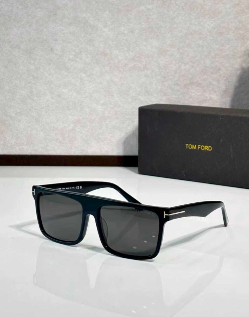 Tom Ford Philippe Sunglasses FT0999 Black/Gray 58-16-145mm  display picture 3