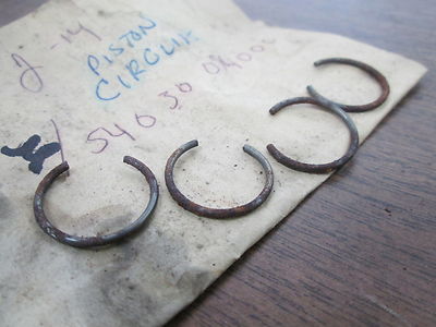 Pinces à Poignet Piston Vintage NOS – Référence Penton/KTM 5403074000 – Lot De 2 Pièces – Neuf (ancien Stock)