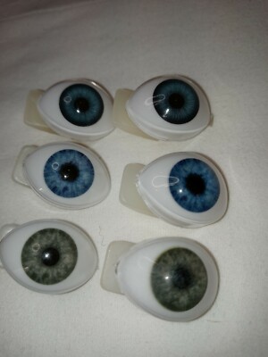 Acrylic Oval Doll Eyes 9 pair 24mm x 17mm w/removable clips.Hollow back. Assort.